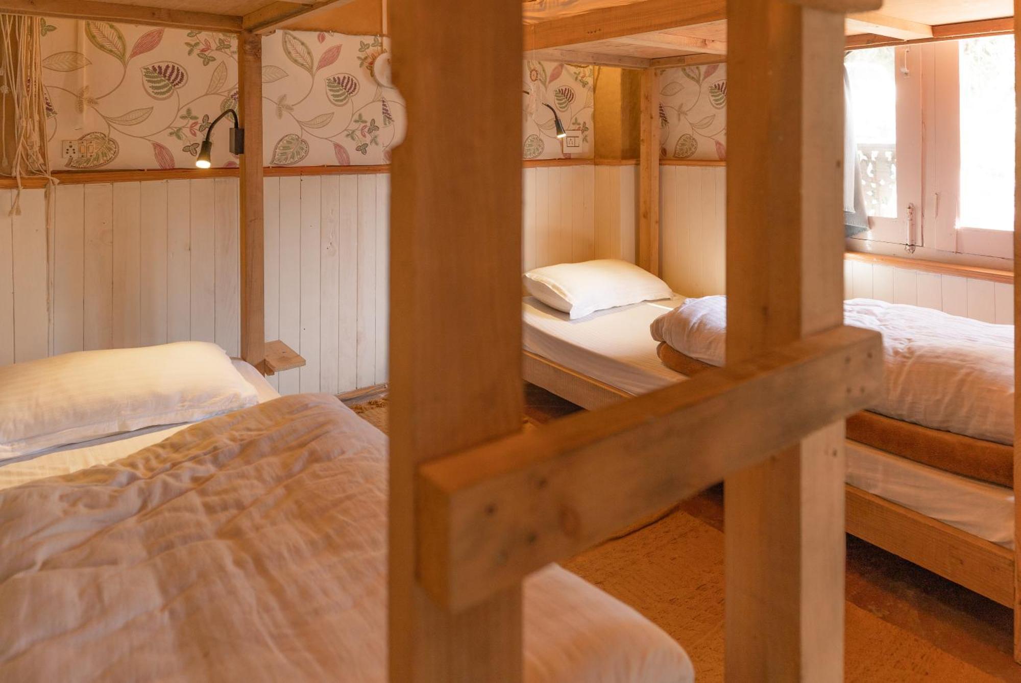 Firgun Chapter Shoja Hostel Εξωτερικό φωτογραφία
