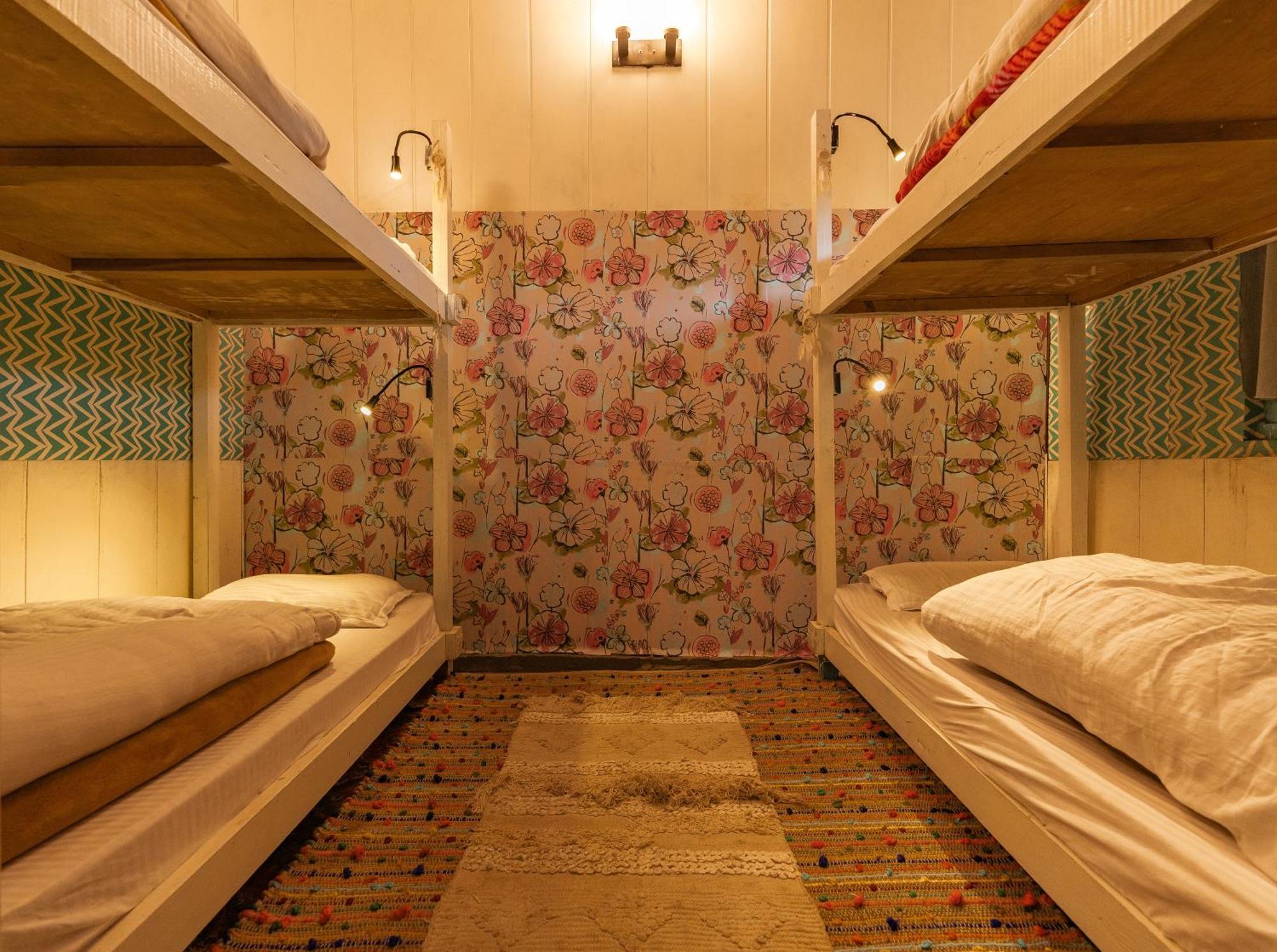 Firgun Chapter Shoja Hostel Εξωτερικό φωτογραφία