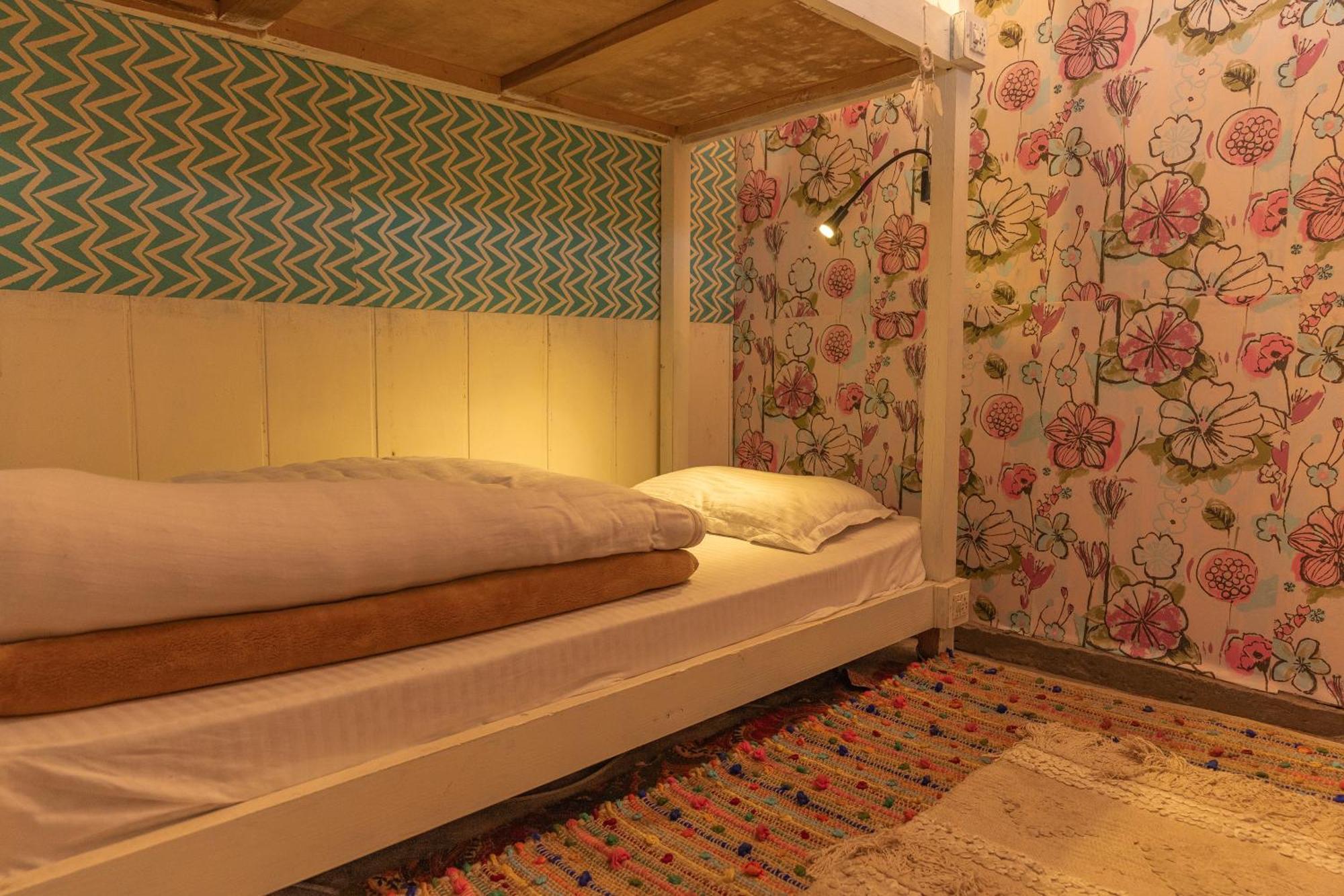 Firgun Chapter Shoja Hostel Εξωτερικό φωτογραφία