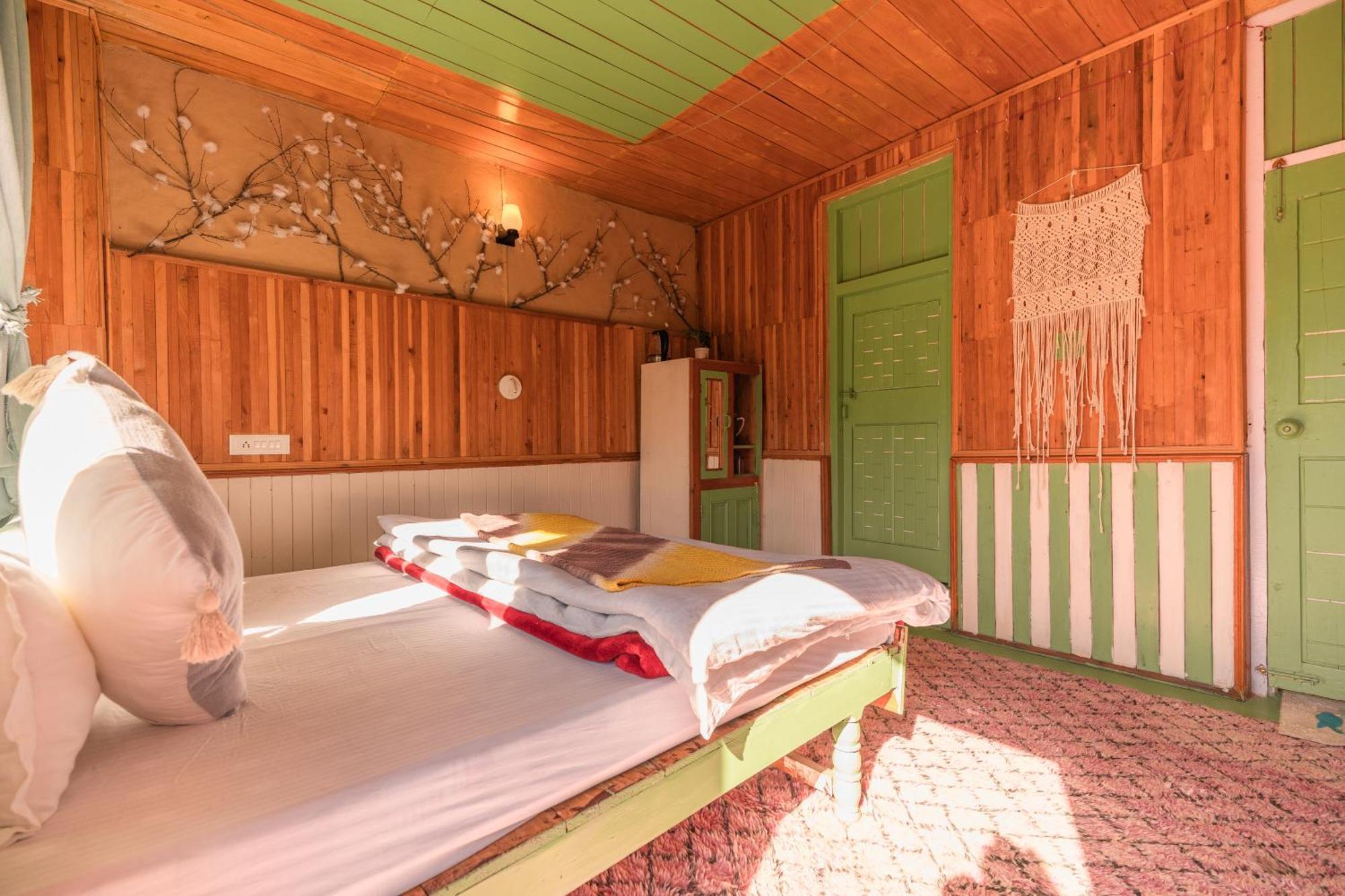Firgun Chapter Shoja Hostel Εξωτερικό φωτογραφία