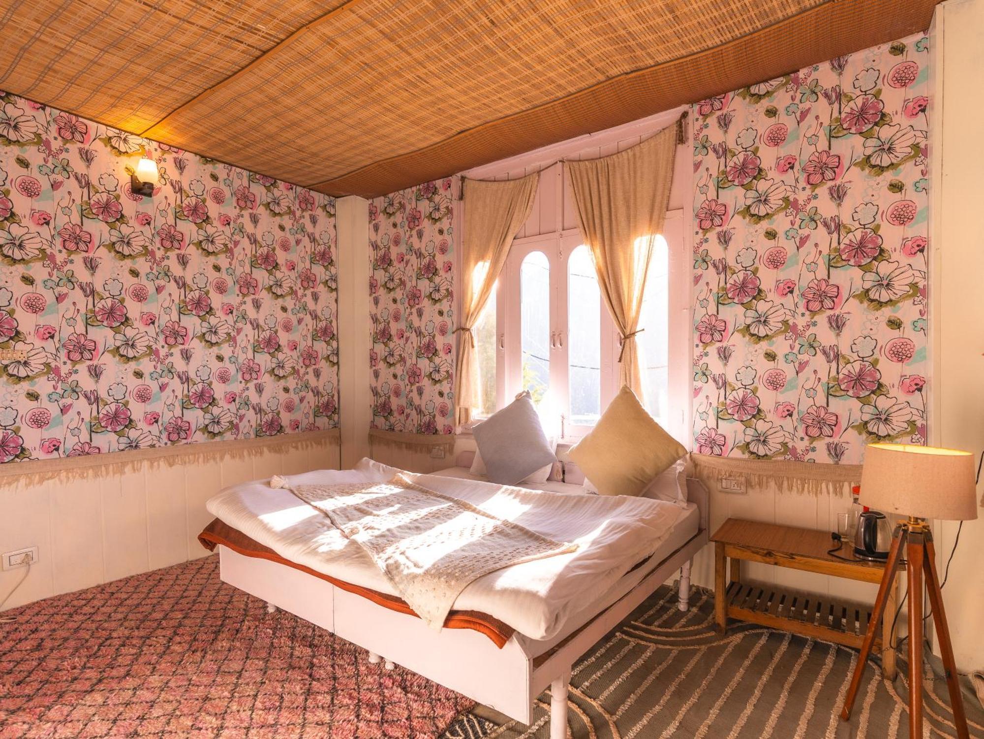Firgun Chapter Shoja Hostel Εξωτερικό φωτογραφία
