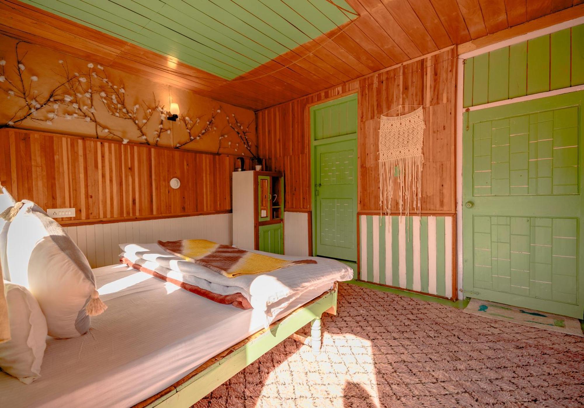 Firgun Chapter Shoja Hostel Εξωτερικό φωτογραφία